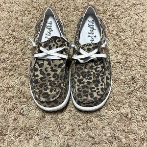 Gypsy Jazz women’s slip on